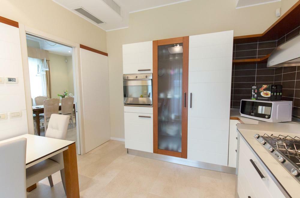 Aparthotel England Riccione Exterior foto